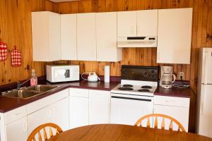 Dapur atau dapur kecil di Greenwich View Cottages (Unit #1 - Duplex) +17 gambar