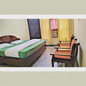 Gallery image of Nancy Paradise Hotel in Bahādrābād