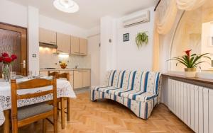 Küche/Küchenzeile in der Unterkunft Apartments Lucija