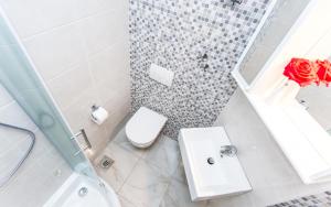 Ein Badezimmer in der Unterkunft Apartments Lucija
