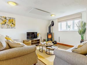 Μια τηλεόραση ή/και κέντρο ψυχαγωγίας στο 3 Bed in Umberleigh 65851