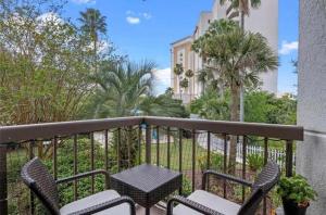 Балкон или терраса в Universal-Disney Dream 1211 Studio - The Enclave