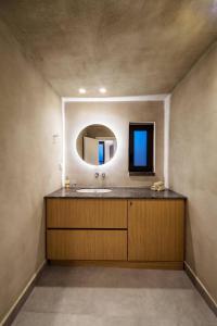 Fotografie z fotogalerie ubytování Villa Kamelia with pool v destinaci Goúrnai