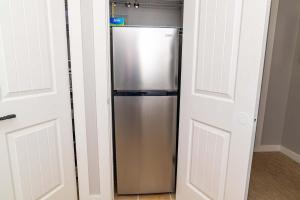 Afbeelding uit fotogalerij van 5208-LP King Suite with Kitchenette & Pool views in St. Augustine