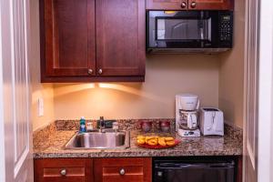 Afbeelding uit fotogalerij van 1st floor King Suite w kitchenette 6107-L in St. Augustine