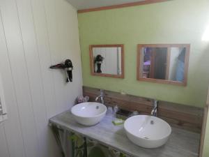 Bathroom sa Chambres d'Hôtes Roseland