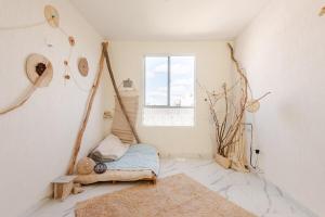 Postel nebo postele na pokoji v ubytování Hippie Artisan Jungle Flat Pool