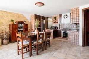 Imagen de la galería de Casa Colibrì Vista Mare - Artemisia Homes, en Andrano