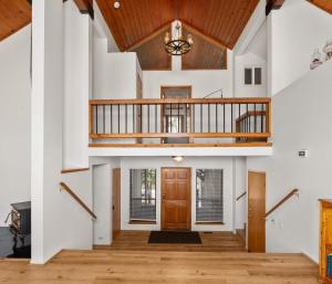 Gambar di galeri bagi Granite View Lodge - Minutes from Water di Shaver Lake