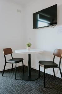 TV a/nebo společenská místnost v ubytování Caledonian Inn - The Stump