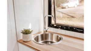 Fotografie z fotogalerie ubytování Firefly Tiny House by Tiny Away v destinaci Girvan + 37 fotografií