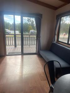 Murray View Cabin的阳台或露台