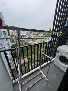 Balkón nebo terasa v ubytování Ivory Ratchada-Ladprao Huai Khwang Night Market