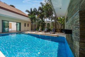 Бассейн в VILLA BOND| 3 Bedrooms | Private Pool | 3 min to Naiharn Beach или поблизости