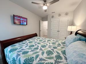 A bed or beds in a room at Wave of Gold , brand new beautiful townhome 3bed room 3 bathroom Még 33 kép