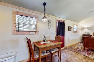 Φωτογραφία από το άλμπουμ του Blitzen - Reindeer Ranch at Round Top σε Carmine