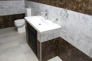 Koupelna v ubytování Yala Way Hide Resort + 41 fotografií