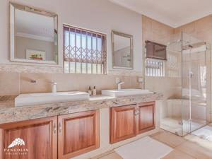 Bagno di Villa Vuso by Euphoric Leisure