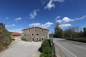 Gallery image of Apartamentos Santa Lucia in Cabezón de la Sal