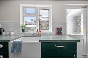 Kuchyň nebo kuchyňský kout v ubytování Gorgeous Windermere Home - 3 Bedrooms + 42 fotografií