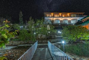 Zahrada ubytování Shree Parijat Resort - Luxury Resort in Mukteshwar