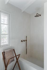 Fotografie z fotogalerie ubytování The Gem of Neve Tzedek Stylish Home by Sea N' Rent v destinaci Tel Aviv + 37 fotografií