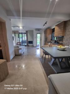 Część wypoczynkowa w obiekcie Luxury Villas 1