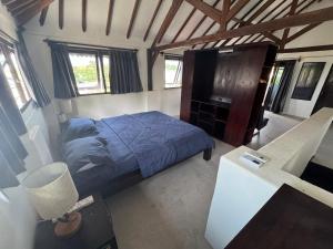 Postel nebo postele na pokoji v ubytování Surf Bali Villa + 37 fotografií