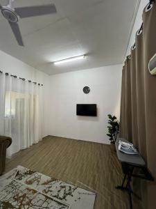TV a/nebo společenská místnost v ubytování Cfd Homestay 2 Dungun