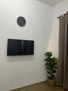 TV a/nebo společenská místnost v ubytování Cfd Homestay 2 Dungun
