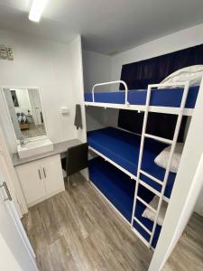 Postel nebo postele na pokoji v ubytování Ardrossan Caravan Park