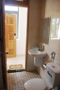 Koupelna v ubytování Bac Nam Hotel + 41 fotografií