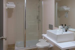 Koupelna v ubytování Dormavalencia Hostel Regne