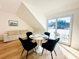 Posezení v ubytování Bonnystay Lörrach l Balcony l Center l Design