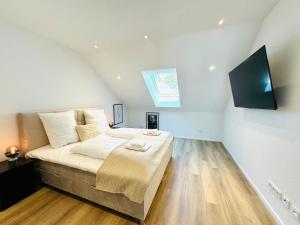 Postel nebo postele na pokoji v ubytování Bonnystay Lörrach l Balcony l Center l Design