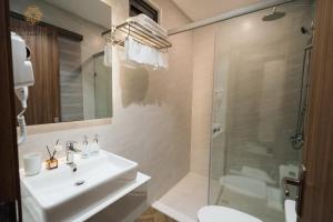 Koupelna v ubytování Nét Việt Hotel Vincom Sóc Trăng