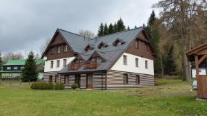 Budova, v ktorej sa apartmán nachádza