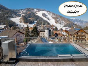 Nespecifikovaný výhled na hory nebo výhled na hory při pohledu z aparthotelu