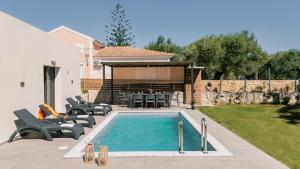 Hồ bơi trong/gần "Pipinos" The eternity trees villa by "Elite"