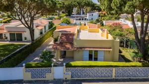 Το κτήριο όπου στεγάζεται  η βίλα