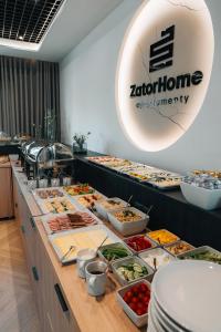 Jedlo v apartmánovom hoteli alebo blízkom okolí