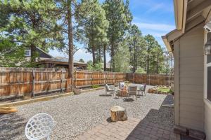 弗拉格斯塔夫Sublime Mountain Retreat Pool Table Fire-Pit Arcade Game Ideal Location w Central AC的相册照片