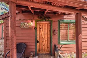 ParksRustic Adventure w Historic Log Cabin Forest Views 20 minutes from Flagstaff Now with Wi-Fi的相册照片
