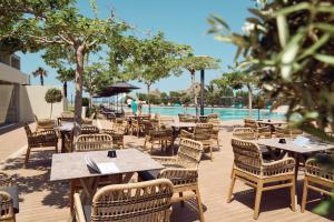 Bazén v ubytování Halotels Porto Myrina nebo v jeho okolí