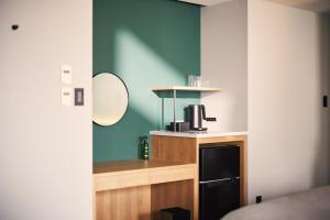 Kuchyň nebo kuchyňský kout v ubytování BASE LAYER HOTEL Nagoya Nishiki