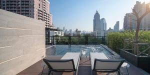 สระว่ายน้ำที่อยู่ใกล้ ๆ หรือใน PASSA Hotel Bangkok