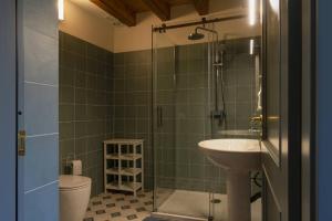 Podere Ronchetto Agriturismo的一间浴室