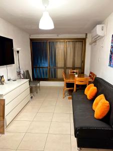 Χώρος καθιστικού στο SeaTown Apartments