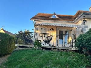 Foto dalla galleria di L Ervélégance - Jardin DS - L'Harmonie Evénements House a Sablé-sur-Sarthe