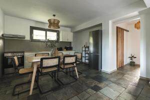 Köök või kööginurk majutusasutuses Binios Villa - private pool, walking distance from the Beach